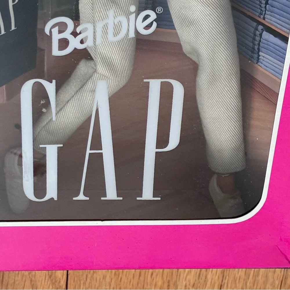 NWT BARBIE Vintage Gap Barbie Special Edition 1996.